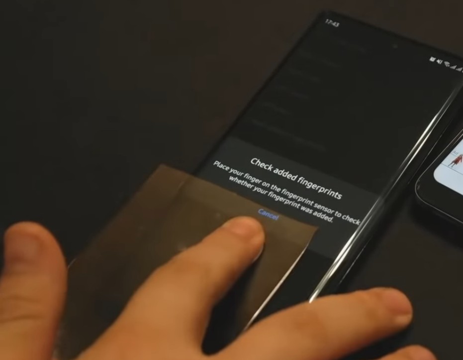 Samsung выпустила обновление для устранения проблемы с датчиком отпечатков пальцев в Galaxy S10 и Note 10 - 1