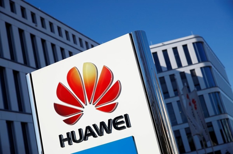 Рендер Huawei Nova 6 5G говорит о наличии двойной селфи-камеры в отверстии в экране