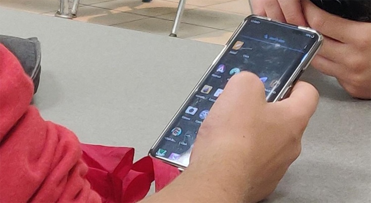Шпионские снимки прототипа OnePlus 8 утекли в сеть