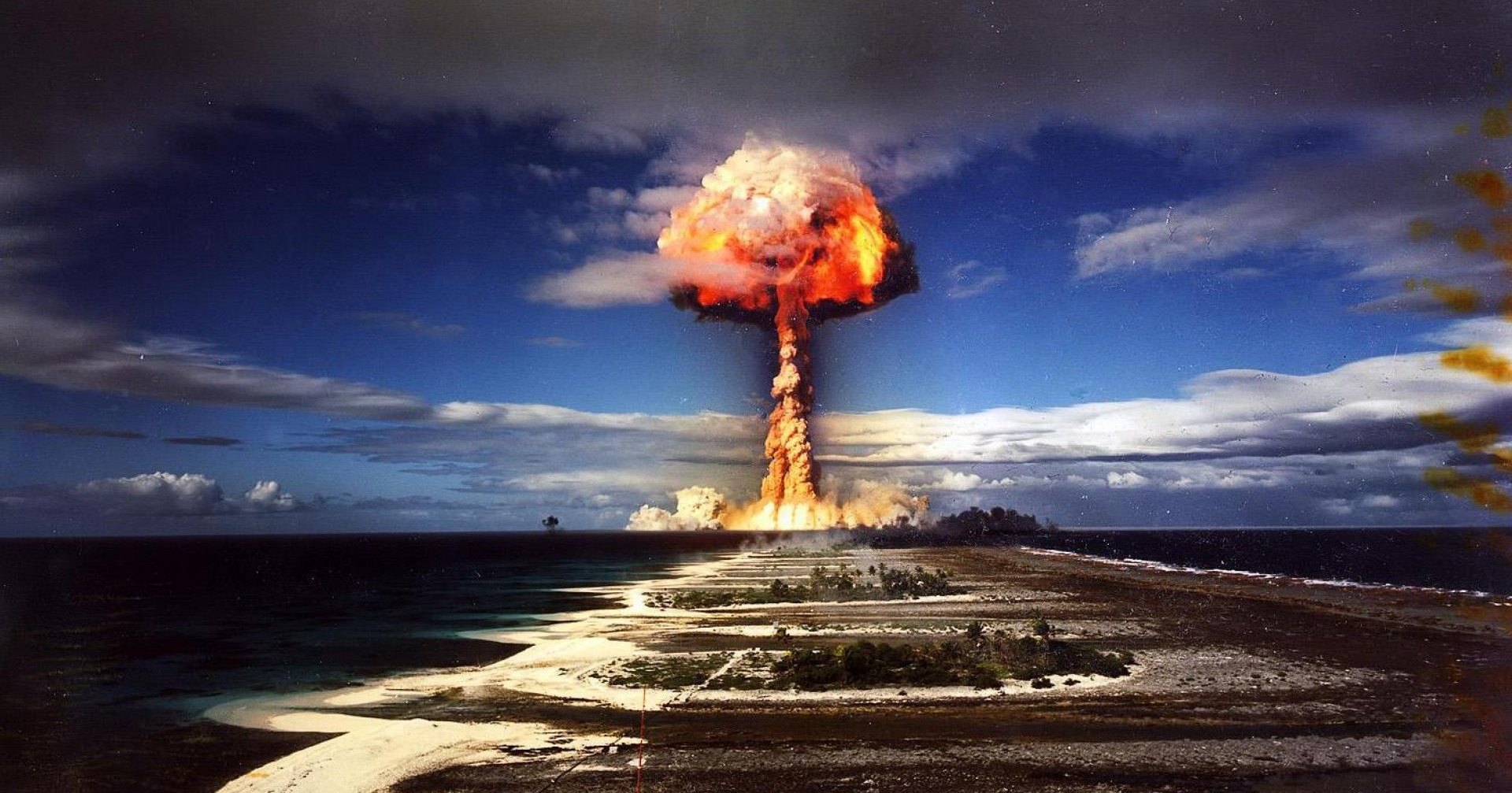 Что произойдет с ВАЗ-21099 при ядерном взрыве