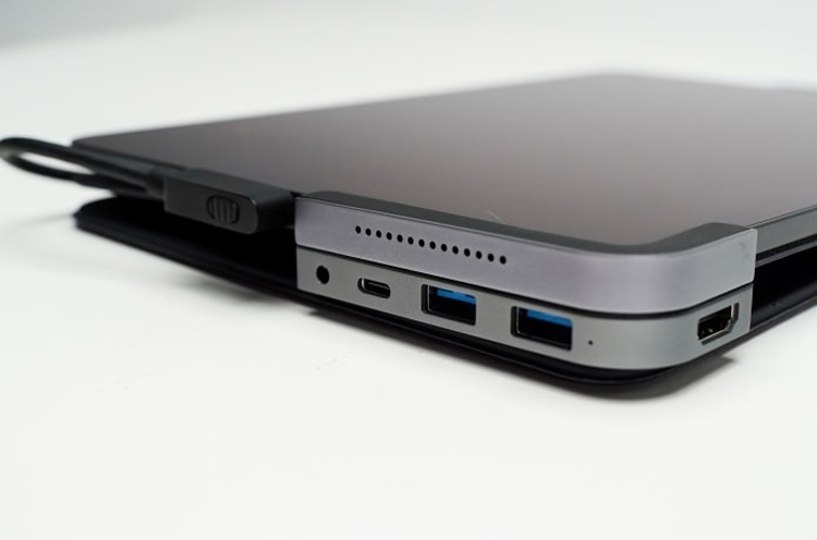 BoltHub Pro: «невидимый» концентратор для Apple MacBook и iPad