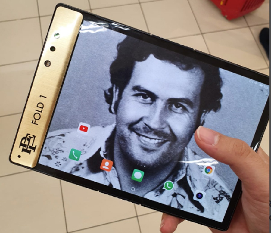Брат Пабло Эскобара тоже выпустил гибкий смартфон - 1