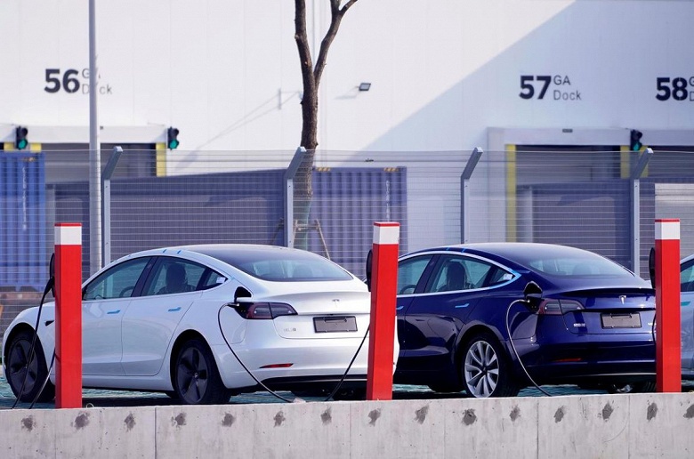 Tesla отгрузит первые 15 электромобилей Model 3, изготовленных в Шанхае, 30 декабря - 1