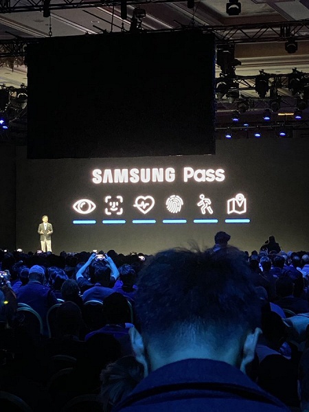 Samsung уличили в «краже» Face ID и Touch ID у Apple