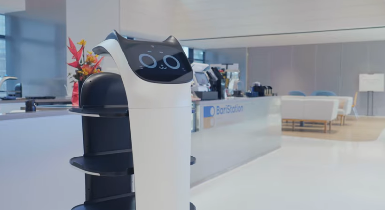 На выставке CES 2020 представили робокошку-официанта - 1