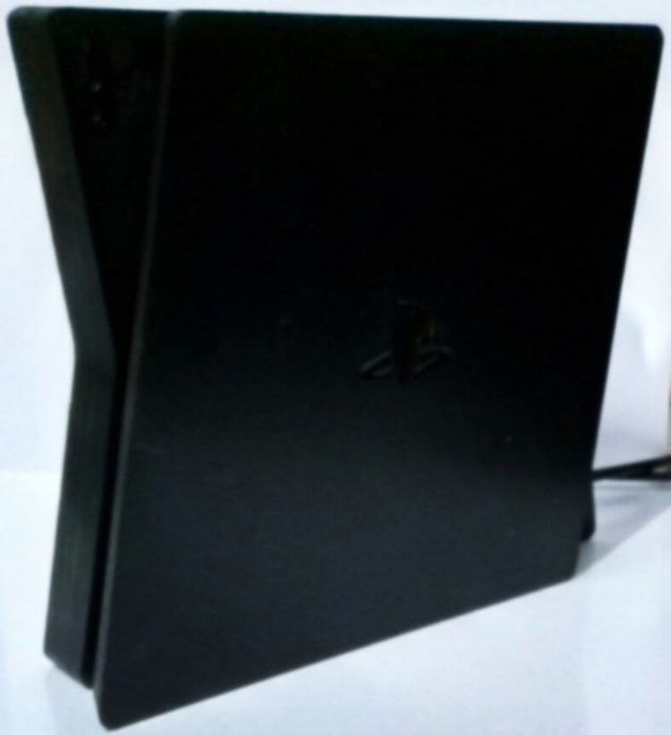 Опубликованы возможные изображения финальной версии PlayStation 5
