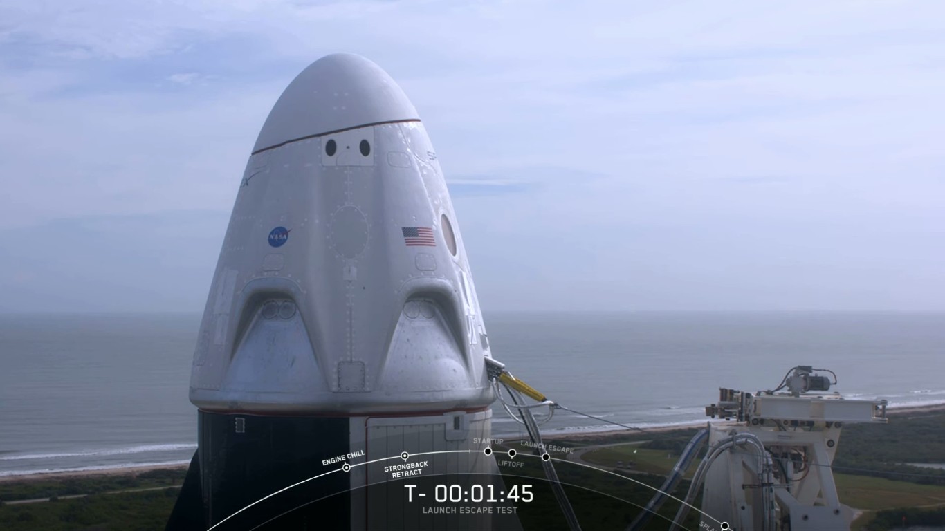 SpaceX успешно провела испытание системы спасения корабля Crew Dragon - 12