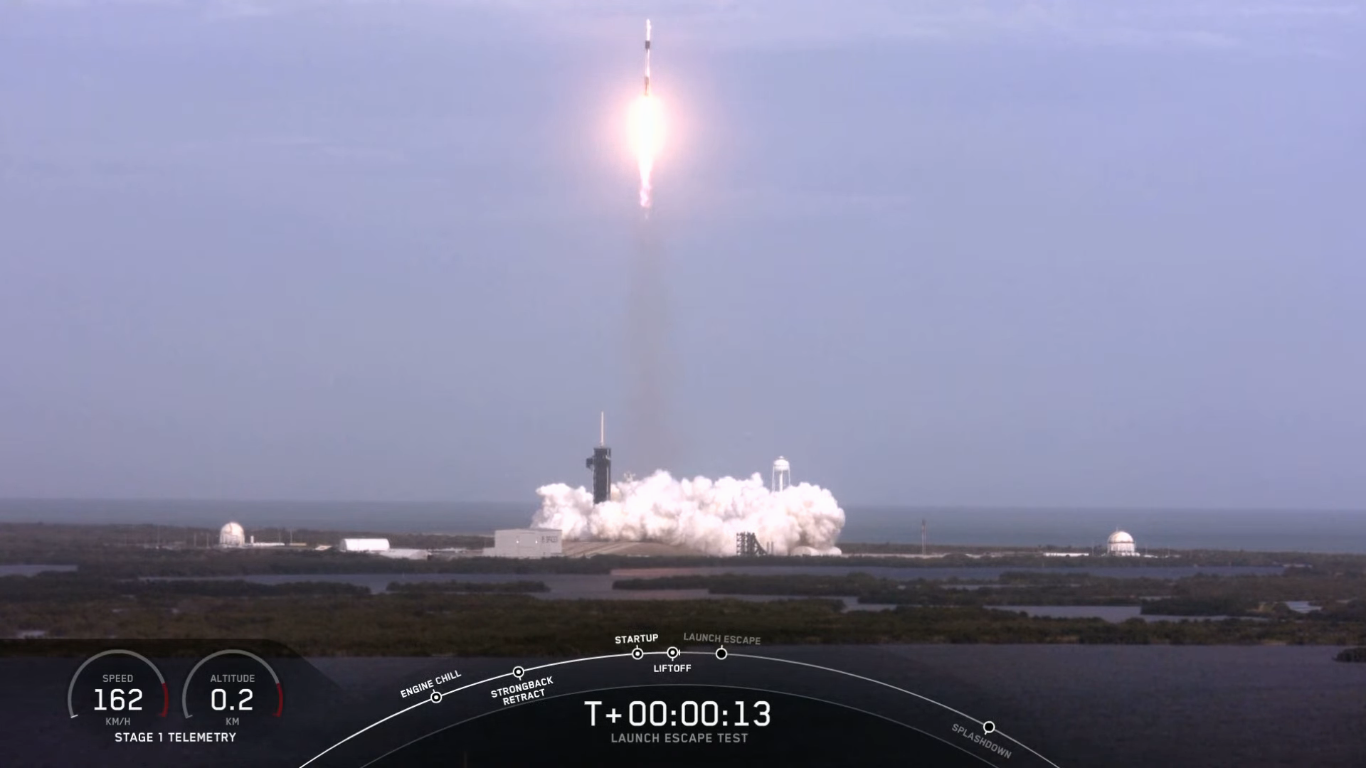 SpaceX успешно провела испытание системы спасения корабля Crew Dragon - 16