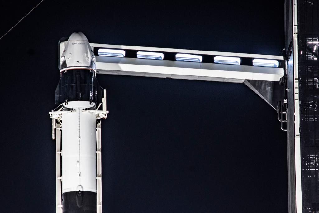 SpaceX успешно провела испытание системы спасения корабля Crew Dragon - 5