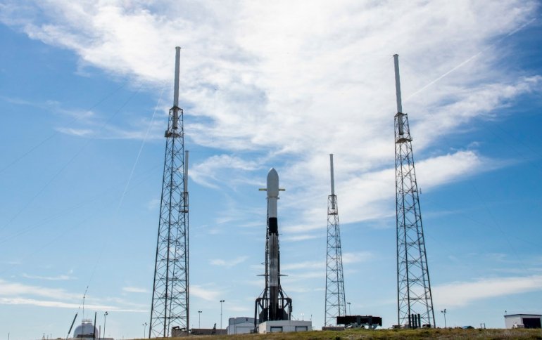 Компания SpaceX вывела в космос еще 60 спутников
