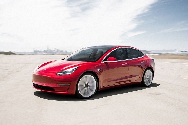 В минувшем квартале было выпущено 86 958 электромобилей Tesla Model 3, а покупатели получили 92 620 штук - 1