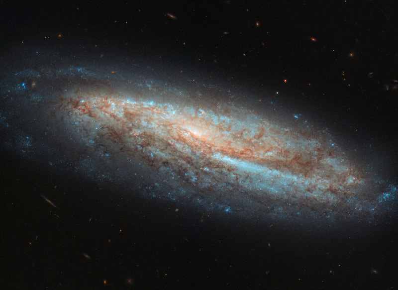 «Хаббл» получил потрясающий снимок галактики в созвездии Рыбы