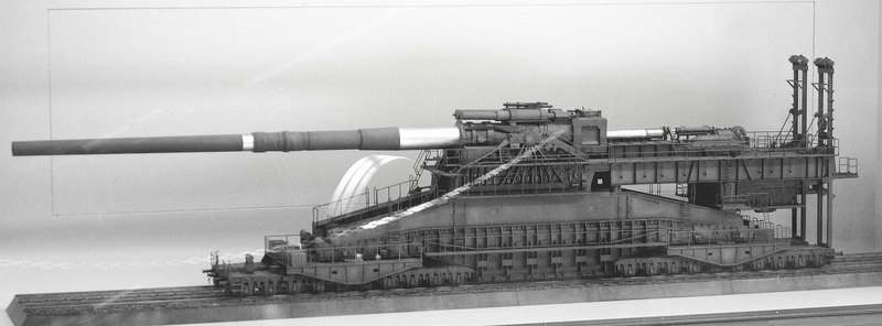 Калибрище: как немцы построили грозную и бестолковую пушку