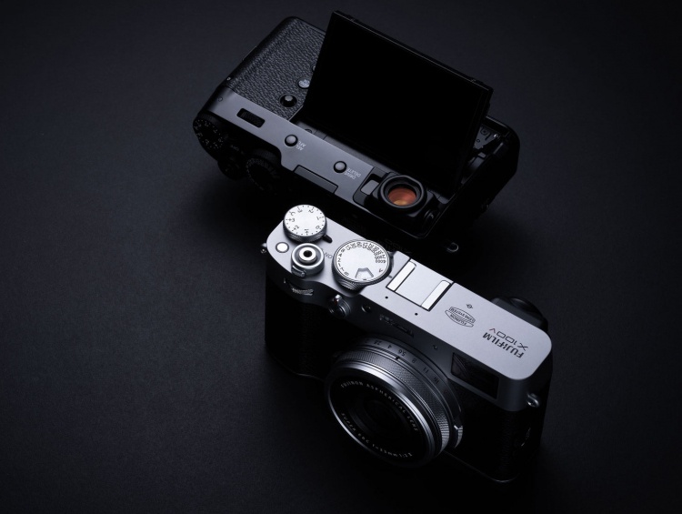 Fujifilm наделила цифрокомпакт X100V с матрицей APS-C массой улучшений