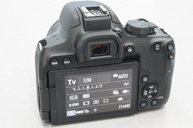 Фотогалерея дня: камера Canon EOS 850D