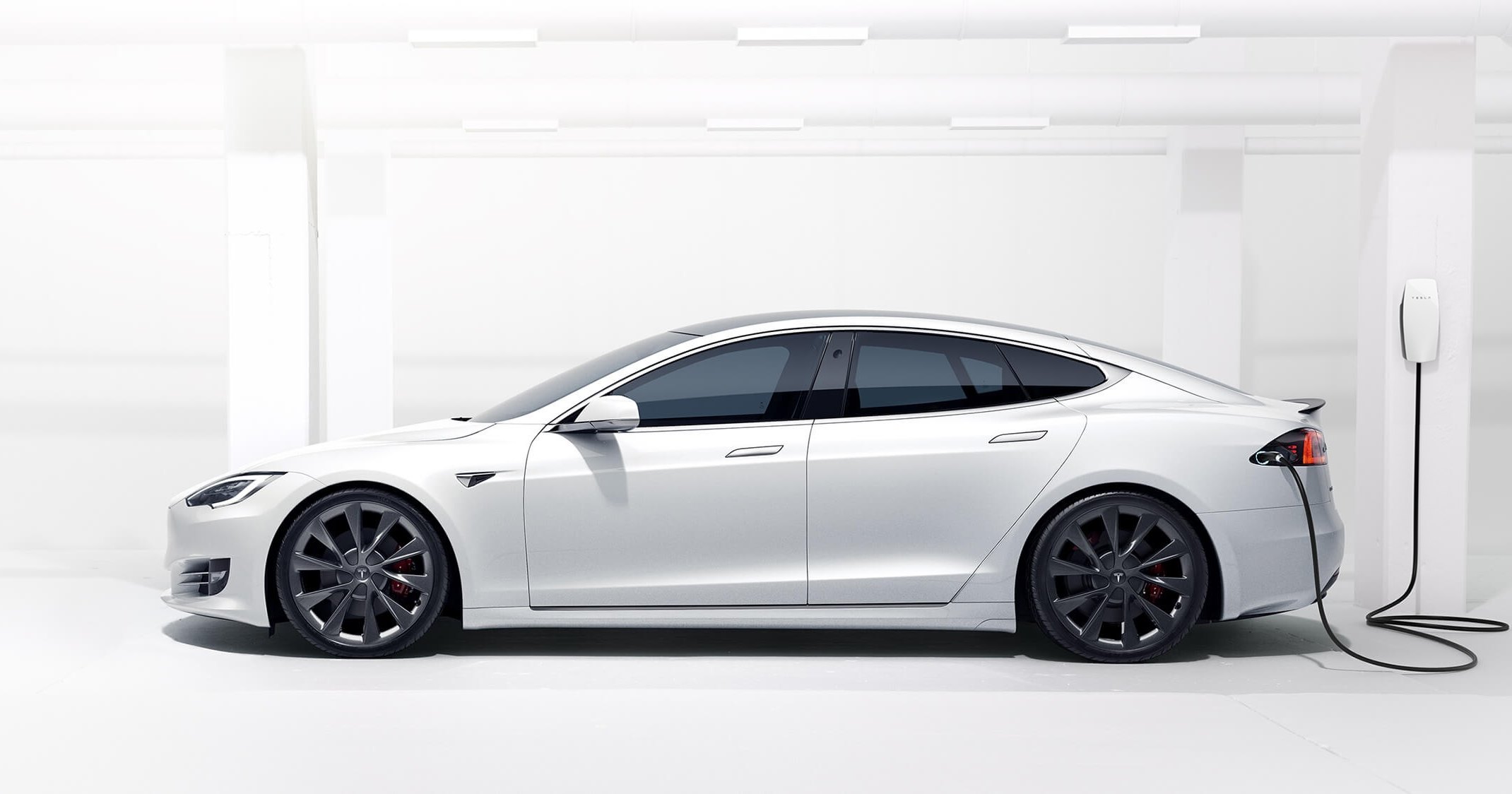 Теслу внезапно лишили автопилота после продажи - 1 Теслу внезапно лишили автопилота после продажи - 1