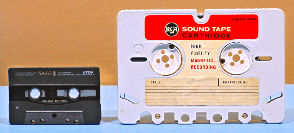История компактного аудио: как миниатюрные бобины перекочевали в кассетный форм-фактор - 1