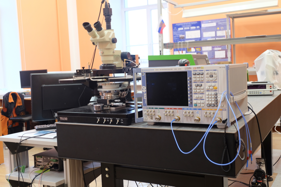 Лаборатории Университета ИТМО: светодиодная светотехника, СВЧ оптоэлектроника и оптические телекоммуникации - 15