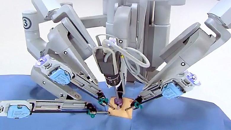 Рынок роботизированной хирургии к 2025 достигнет 8,24 млрд долларов