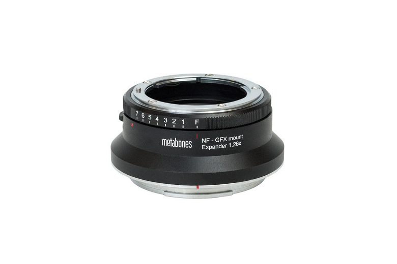Metabones выпускает переходник, позволяющий использовать объективы с креплением Nikon F совместно с камерами системы Fujifilm GFX
