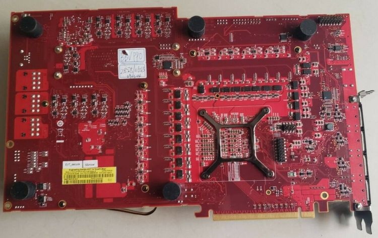 Причудливый прототип AMD Radeon Vega 12 выставлен на аукционе