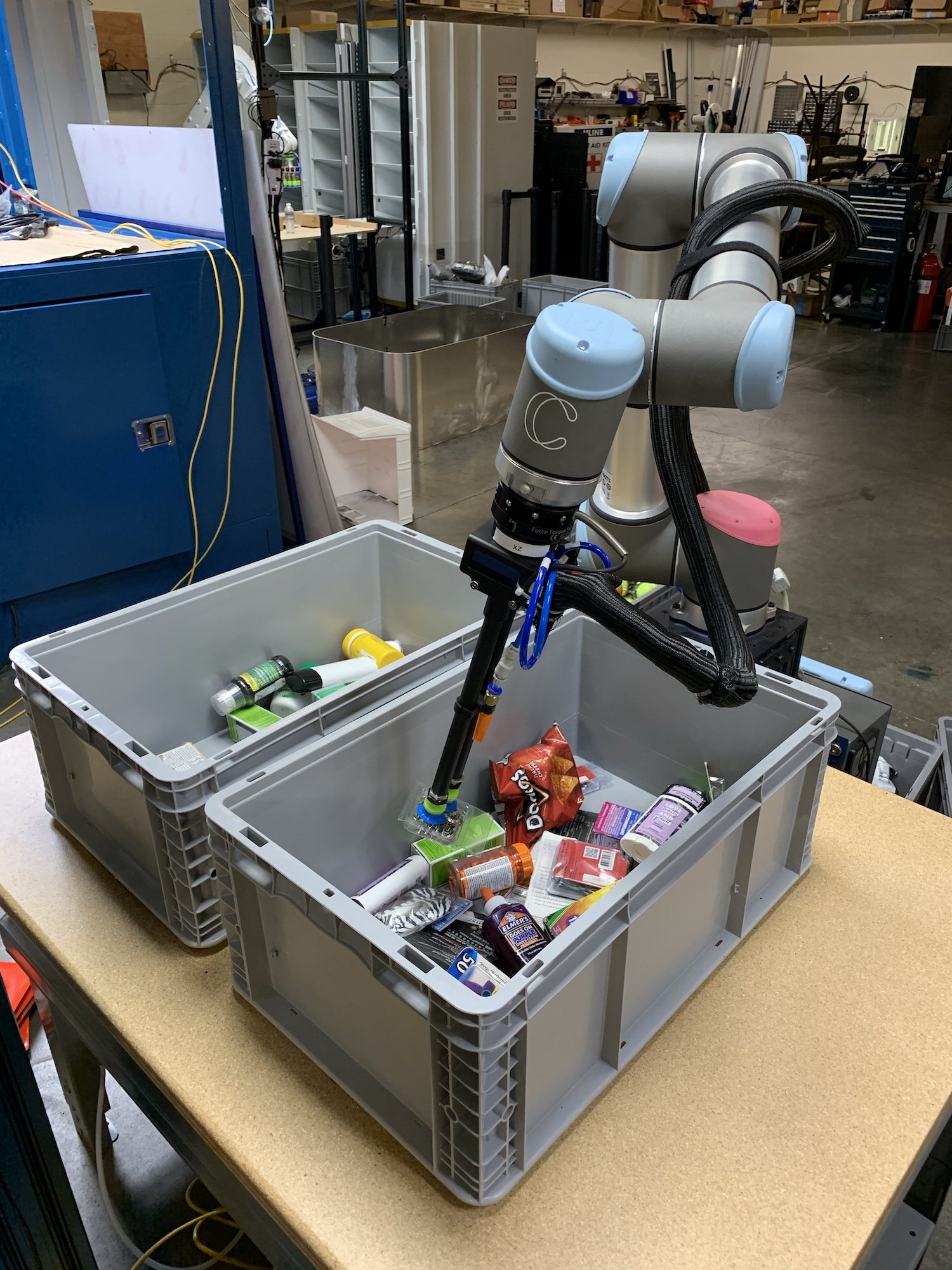 Складские роботы, использующие ИИ для сортировки предметов, готовы к работе - 3