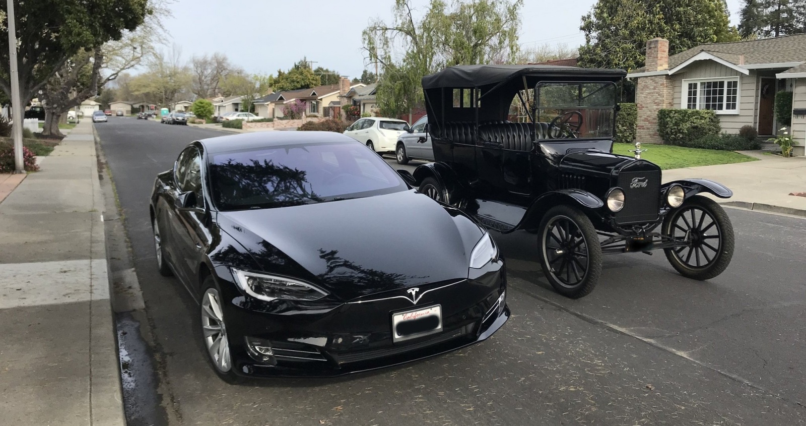 Tesla выпустила миллионный электромобиль - 4
