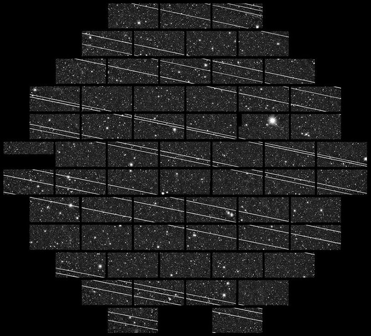 Маск считает, что 12 тысяч спутников не помешают астрономам. Его мнение не согласуется с моделью - 1
