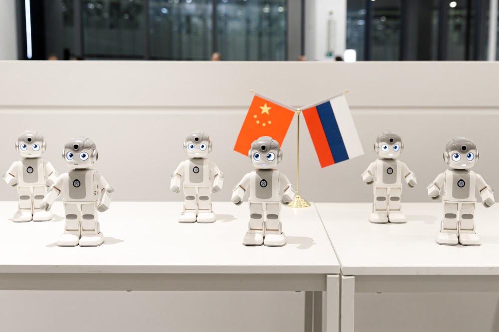Будущее наступает: китайские роботы приехали в Россию - 25