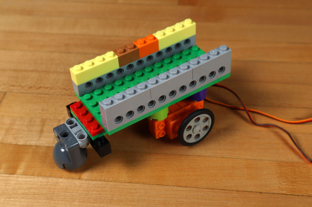 Робот из LEGO и Arduino, обходящий препятствия - 15
