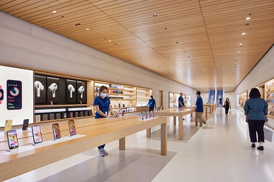 Apple умеет поражать своими фирменными магазинами. Marina Bay Sands в Сингапуре построен на воде