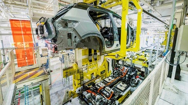 Пробег на одной зарядке более 400 км и мощность 410 л.с. Первый электромобиль Volvo запущен в производство