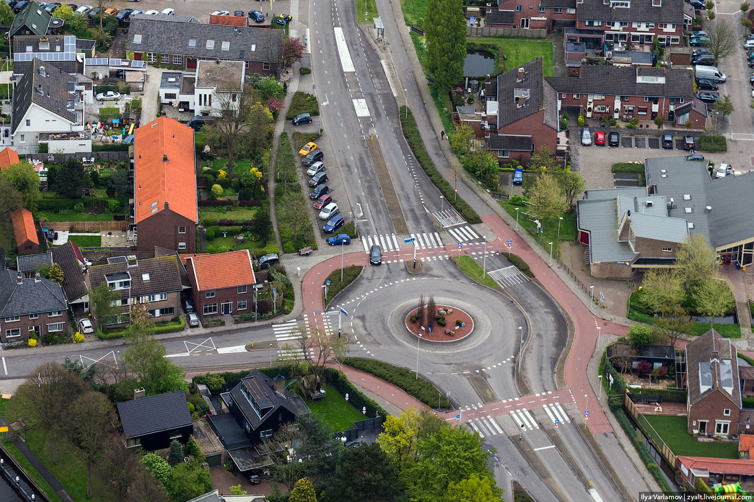 Пешеходный переход в Голландии. Используется с разрешения Ильи Варламова