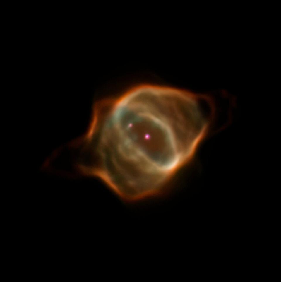 Умирающая звезда гаснет на глазах у телескопа Хаббл - 13