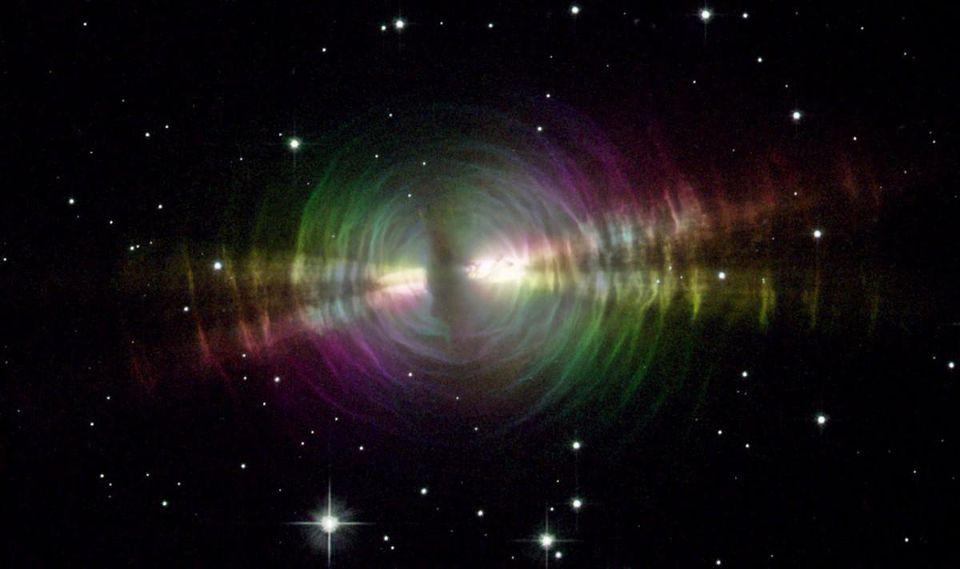 Умирающая звезда гаснет на глазах у телескопа Хаббл - 3