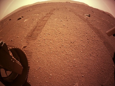 Марсоход Perseverance продолжает разведку и шлёт новые фото Красной планеты