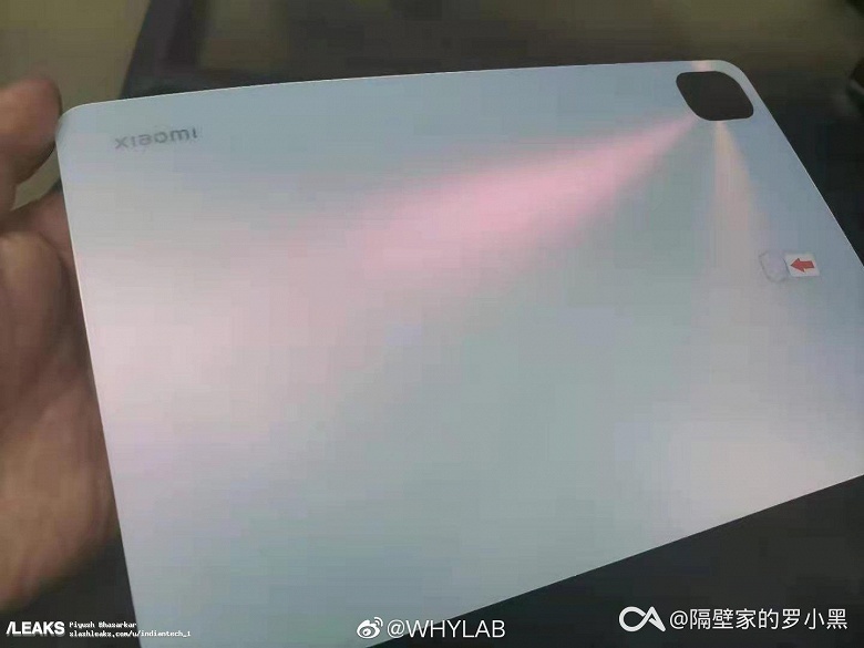 Топовый планшет Xiaomi Mi Pad 5 показали в руках пользователя: опубликовано первое живое фото