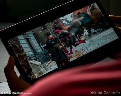 Очень тонкий планшет Realme Pad показали в большой подборке живых фотографий