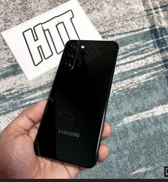 Samsung, а это точно новый флагман? Первая фотография Galaxy S22 показывает устройство, максимально похожее на Galaxy S21