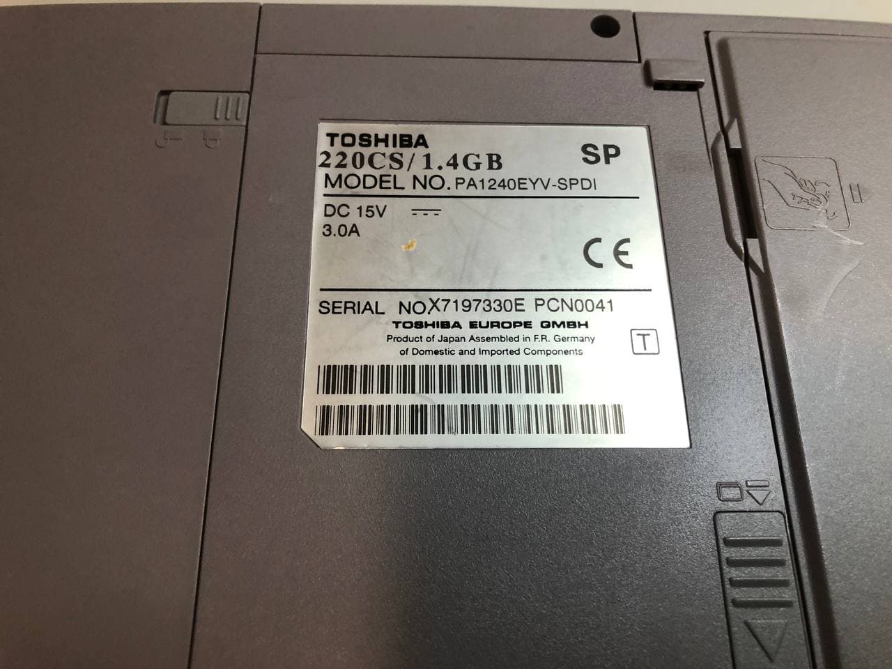 Умели же делать: обзор и разборка наполовину модульного ноутбука Toshiba 220CS, которому исполнилось 23 года - 6