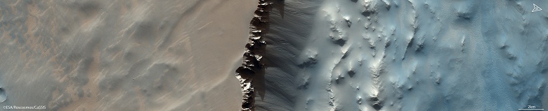 Роскосмос показал скатившиеся камни на Марсе в «Лабиринте Ночи»