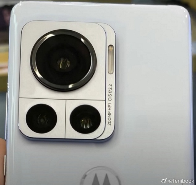 Первый в мире смартфон с 200-мегапиксельной камерой почти готов к выходу. Motorola представит свою новинку в июле