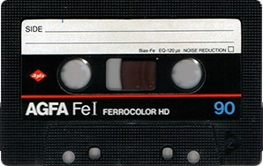  Agfa моя самая не любимая фирма кассет, очень сильно пачкали головку и ролик.