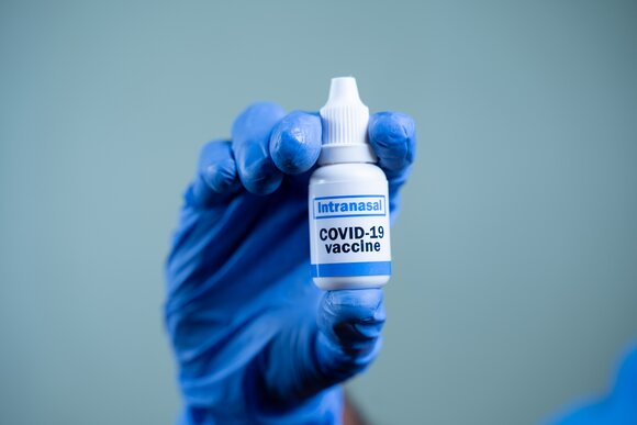 Назальная вакцина от COVID-19 может стать популярнее инъекционных препаратов