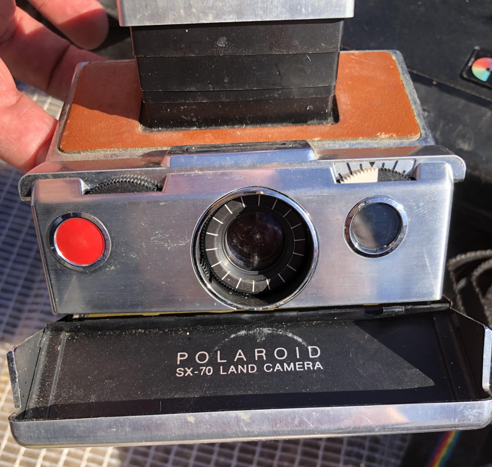 Первая «зеркалка» от Polaroid, робот-пылесос iRobot, гомеопатия начала XX века и кое-что еще: новые находки на барахолке - 11