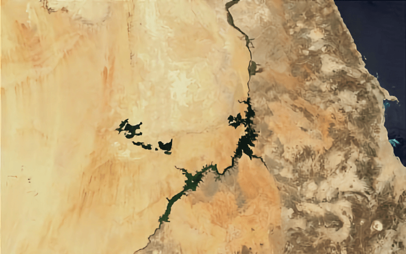 Четыре озера в центре пустыни — это и есть новые озера Тошка