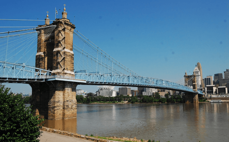 Мост Джона Рёблинга стоит до сих пор