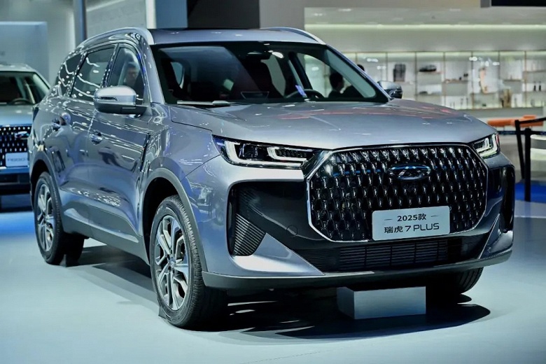 Первый кроссовер Chery за 14 тыс. долларов с 8-ступенчатым &laquo;автоматом&raquo;. В Китае представлен Chery Tiggo 7 Plus 2025