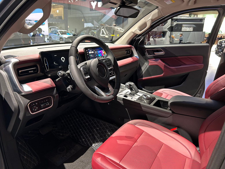 Платформа Tank, полный привод, тяговитый дизель, расход 8,5 л на 100 км, шноркель и автопилот &mdash; недорого. Продажи Great Wall 2.4T начались в Китае