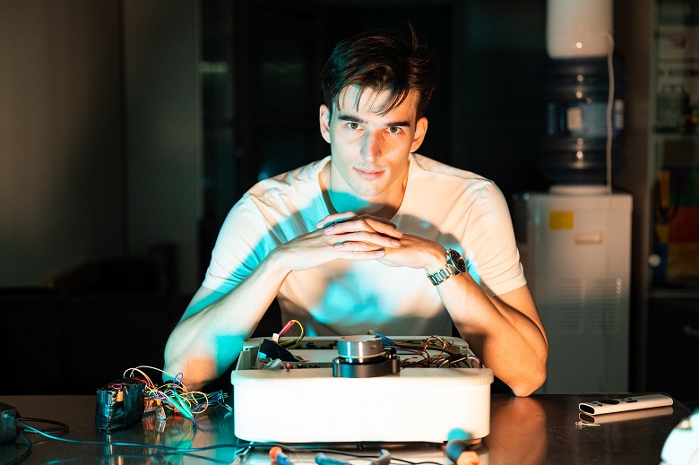 Российские студенты создали &laquo;идеального&raquo; робота-уборщика